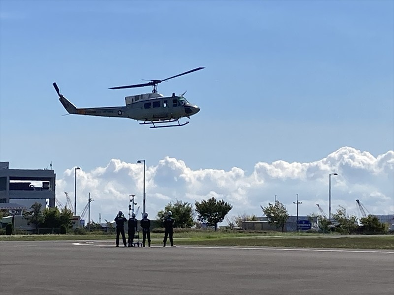 アメリカ軍のヘリコプターが到着したところ